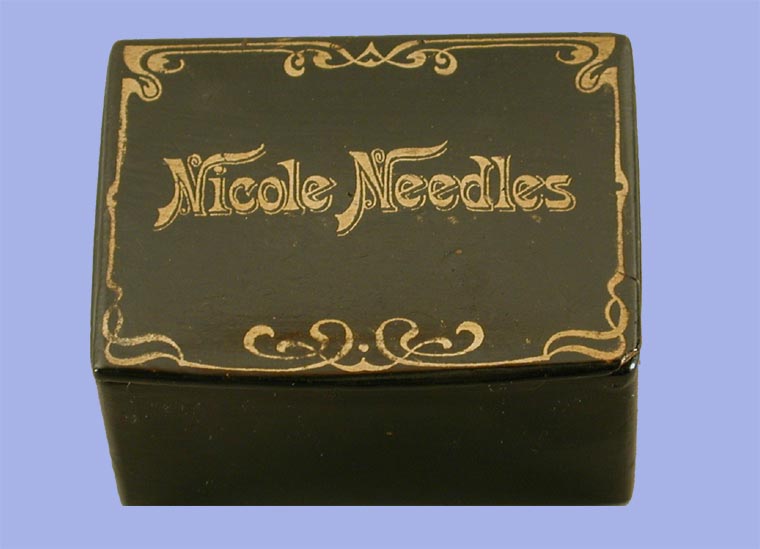 Bote d’aiguilles Nicole Needles